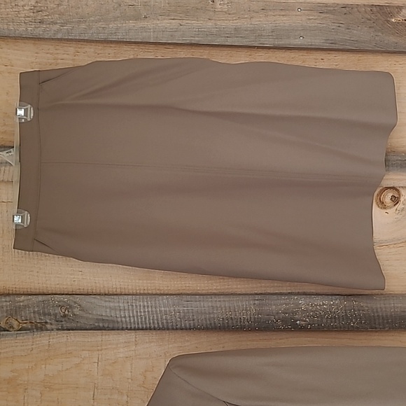 Vintage Taupe Brown 3 pc Polyester Business Suit Set Blazer Skirt Pants - Picture 4 of 11